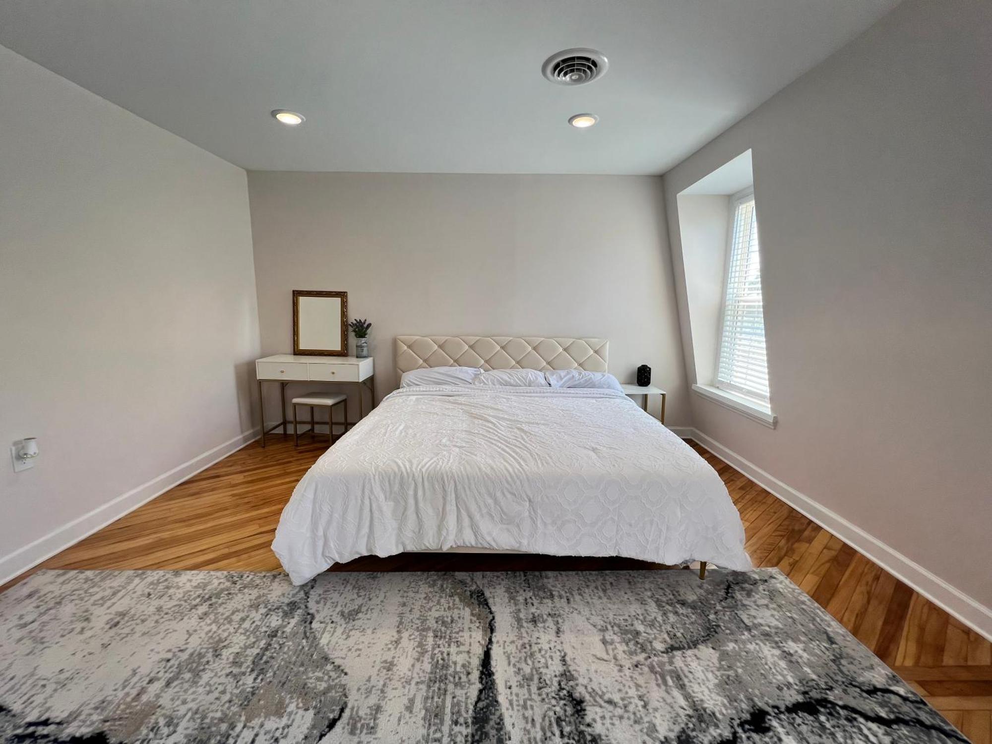 The Washington Inn Galax Room photo
