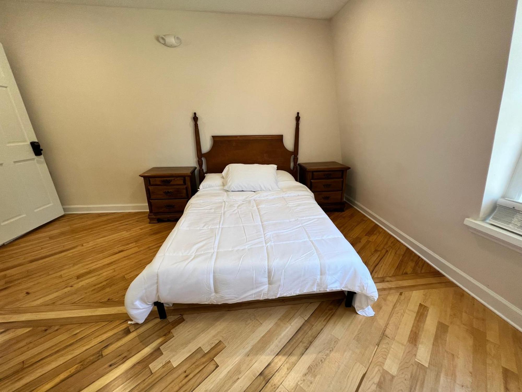 The Washington Inn Galax Room photo