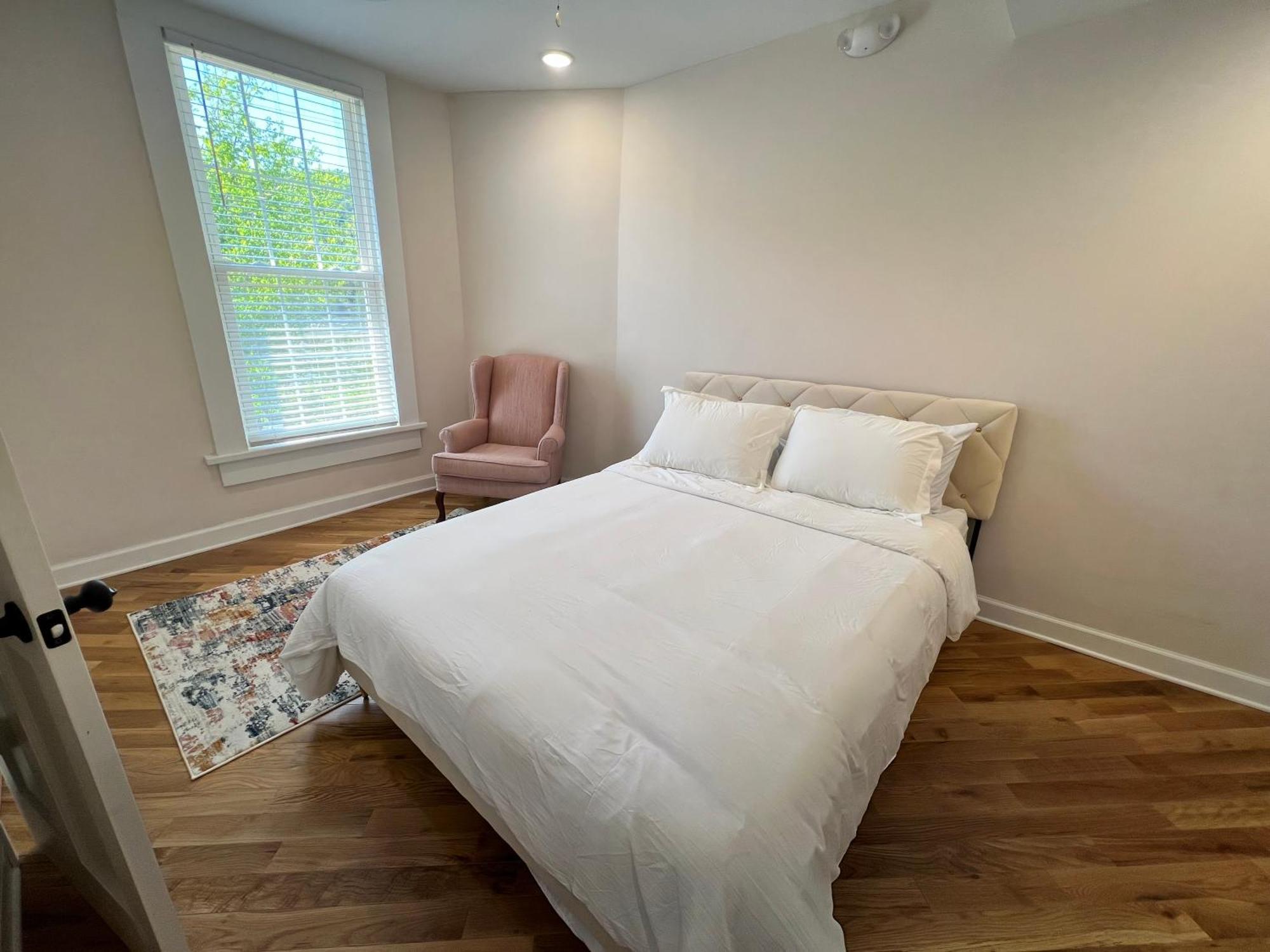 The Washington Inn Galax Room photo